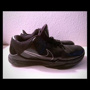 Kobe Bryant Nike (Mamba) - Size 10.5 (Zoom Kobe 5)